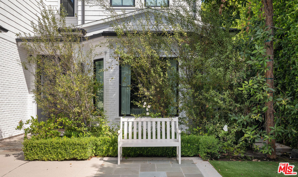 10439 Valley Spring Lane