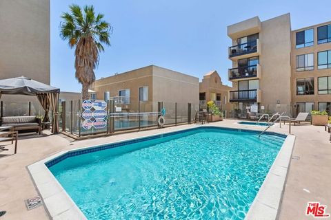 7320 Hawthorn Avenue 401 Los Angeles CA 90046