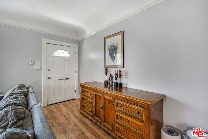 2051 W 78th Place