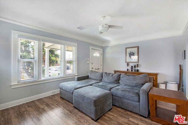 2051 W 78th Place