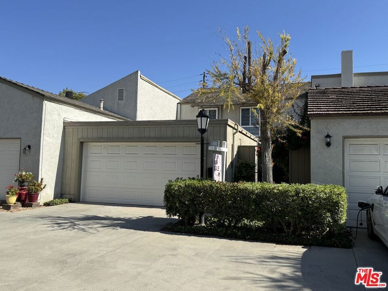 12203 Santa Gertrudes Avenue 64