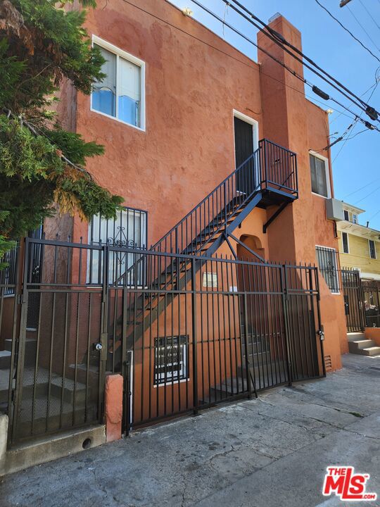 1217 Cedar Avenue