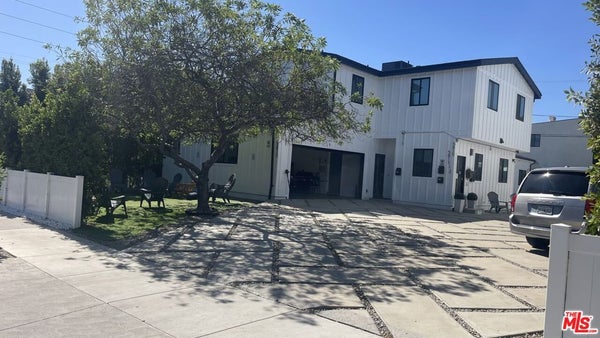 5819 CLEON AVE, NORTH HOLLYWOOD, CA 91601 - Image db4fe80c7325cc66c8b2136b58156bc8/1235249727