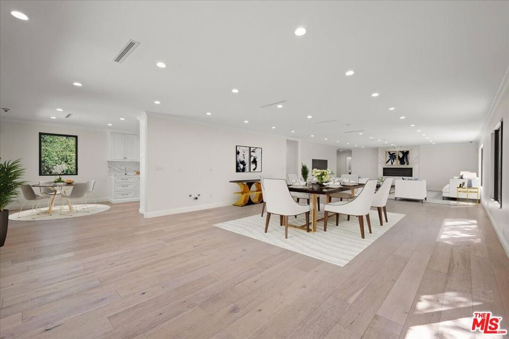 11515 Thurston Circle