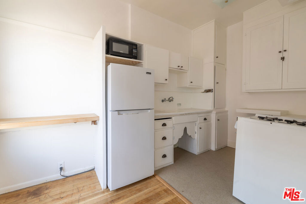 2121 James M Wood Boulevard 411