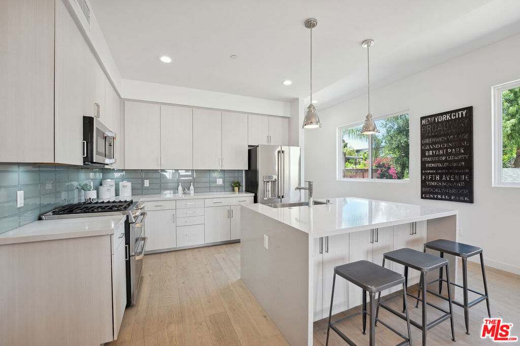 1746 Garfield Place 203