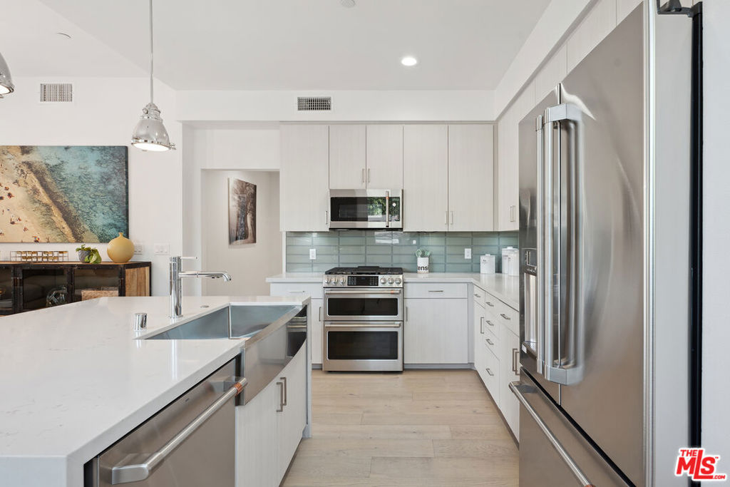 1746 Garfield Place 203