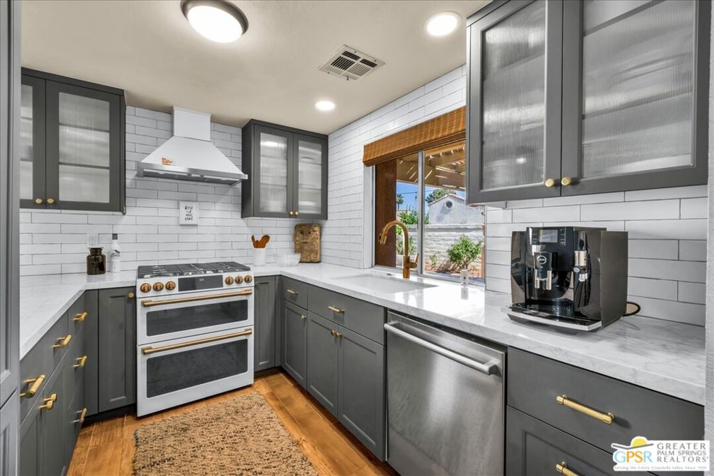 36251 Avenida De Las Montanas