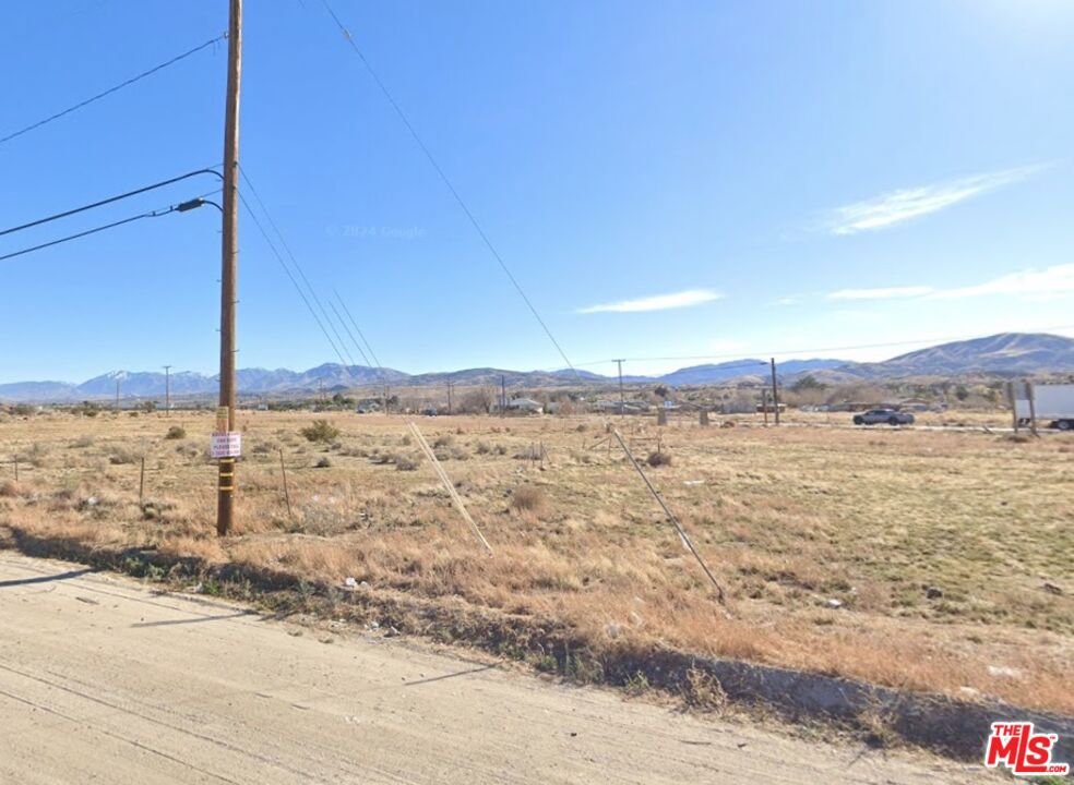 5675 Pearblossom Highway