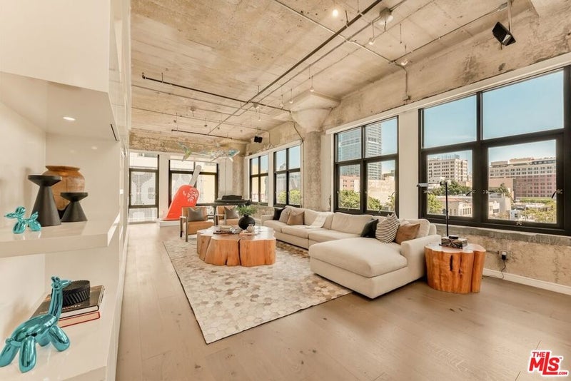 330 W 11th Street 401 & 402
