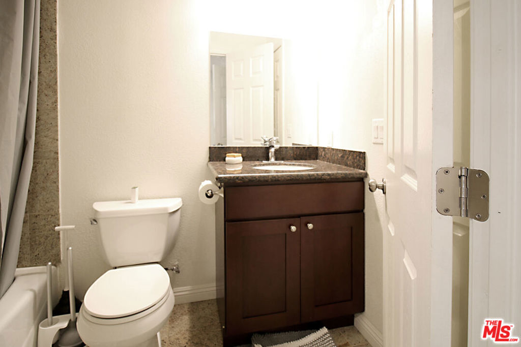 Properties 3 4848 Oakwood Avenue #1/2