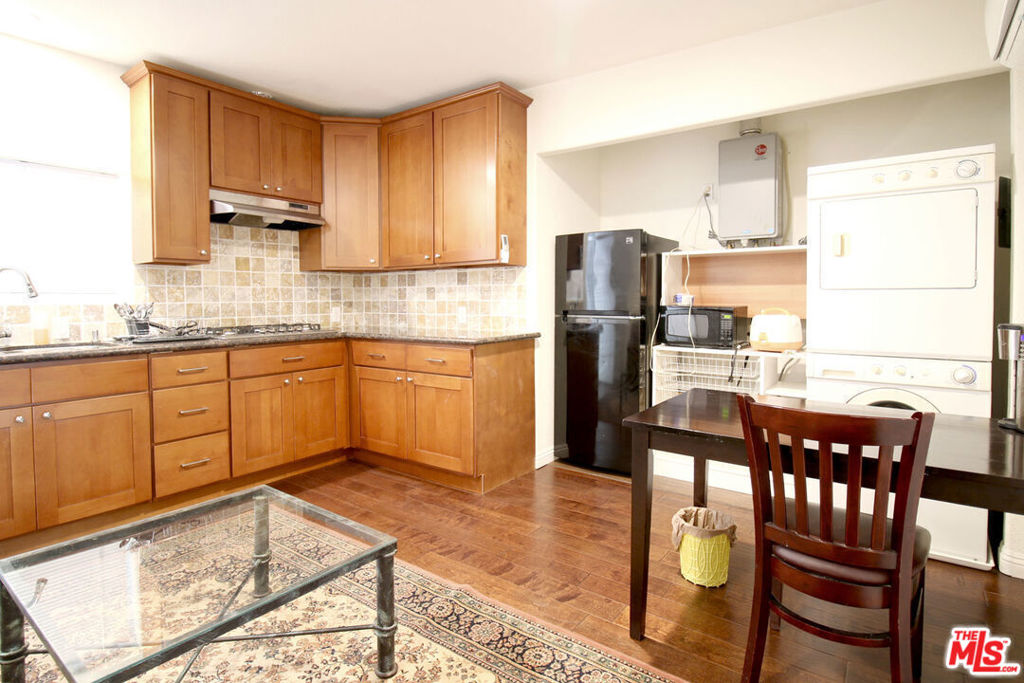 Properties 1 4848 Oakwood Avenue #1/2