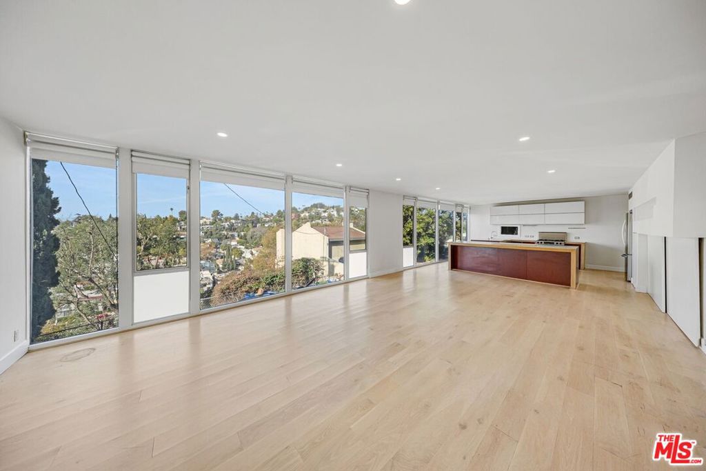 1642 Silverwood Terrace