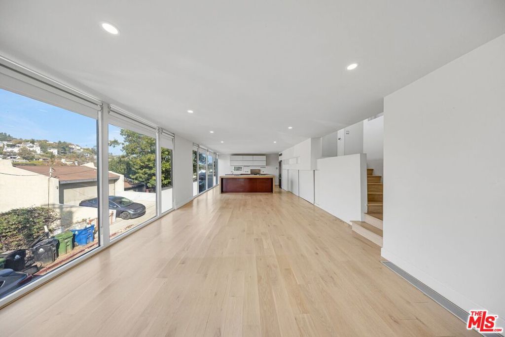 1642 Silverwood Terrace