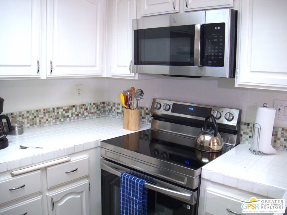 500 E Amado Road 706