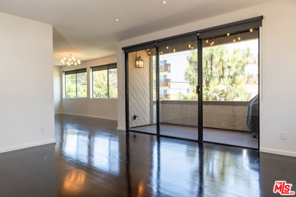 1505 Purdue Avenue 202