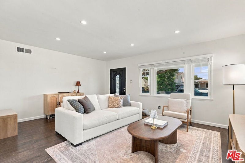 1842 W 42nd Street