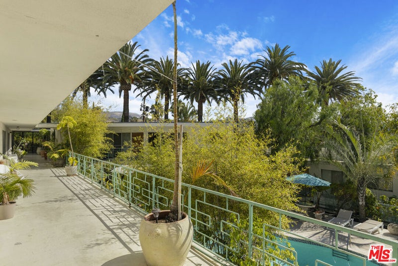 1959 Grace Avenue