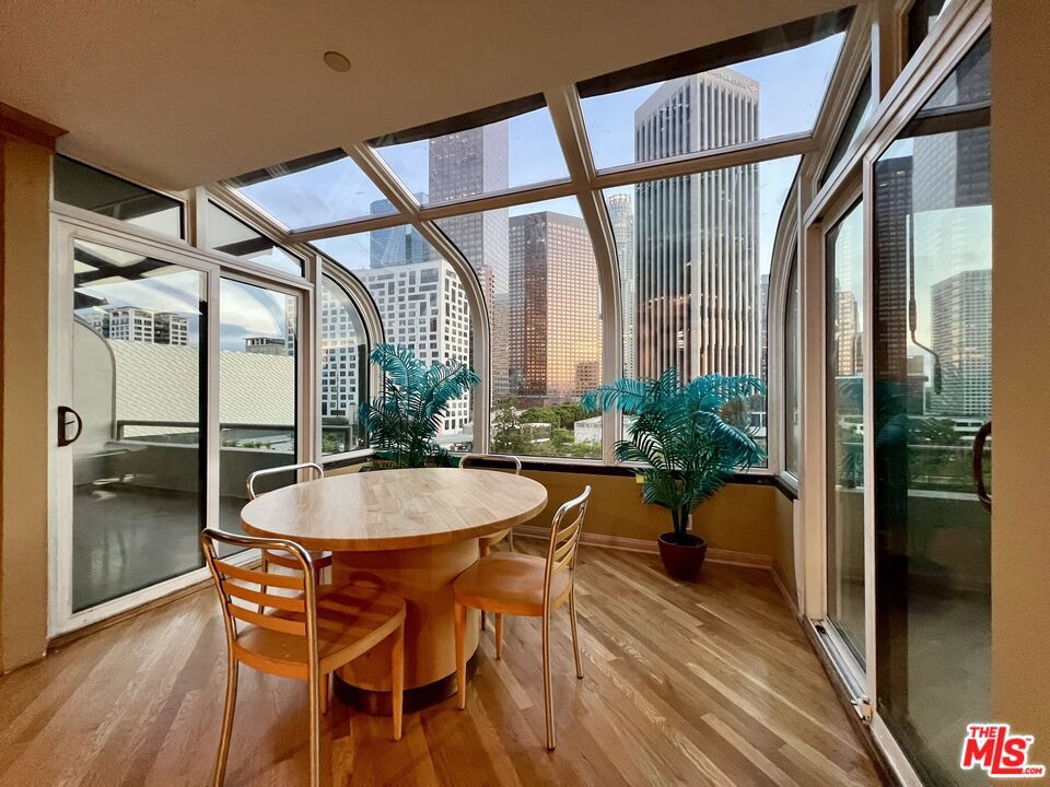 121 S Hope Street 405