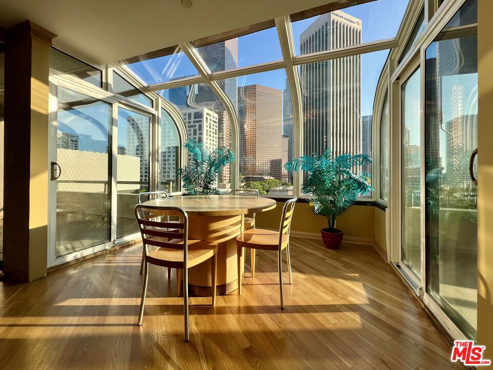 121 S Hope Street 405