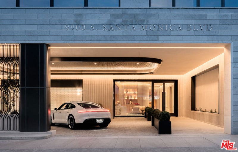 9900 S Santa Monica Boulevard 2D