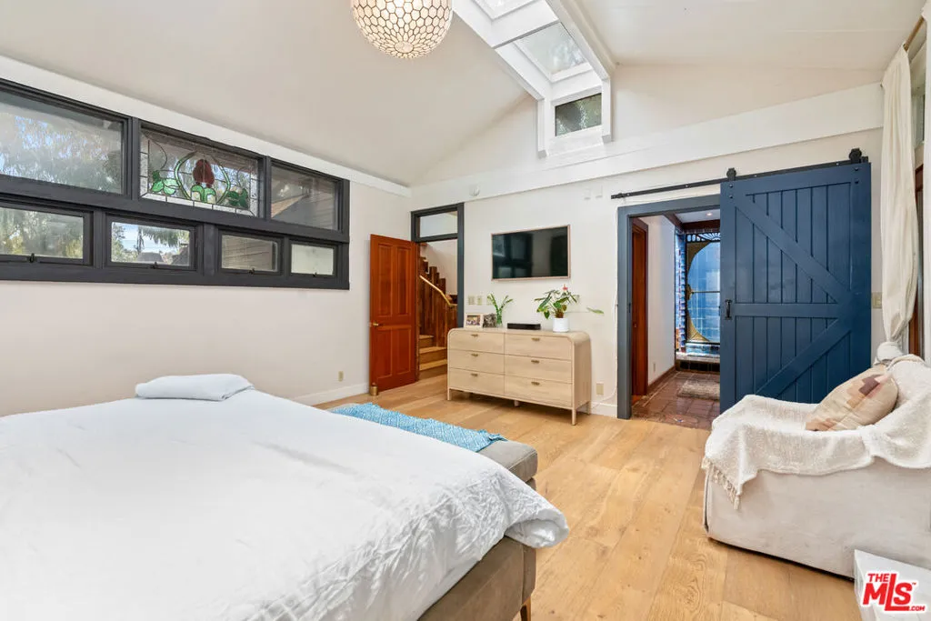 Santa Monica, California 90402, United States, 3 Bedrooms Bedrooms, ,4 BathroomsBathrooms,Residential,Active,235386