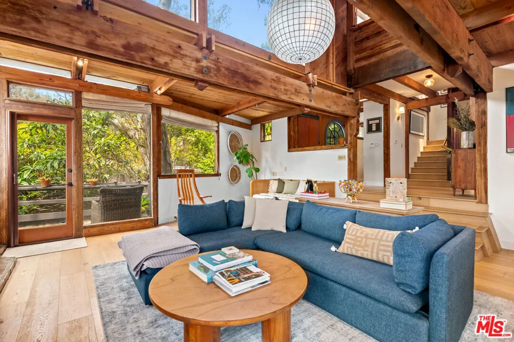 Santa Monica, California 90402, United States, 3 Bedrooms Bedrooms, ,4 BathroomsBathrooms,Residential,Active,235386