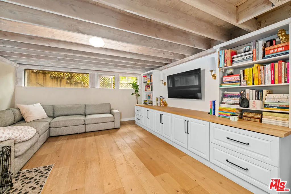 Santa Monica, California 90402, United States, 3 Bedrooms Bedrooms, ,4 BathroomsBathrooms,Residential,Active,235386