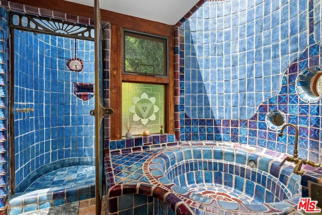 Santa Monica, California 90402, United States, 3 Bedrooms Bedrooms, ,4 BathroomsBathrooms,Residential,Active,235386