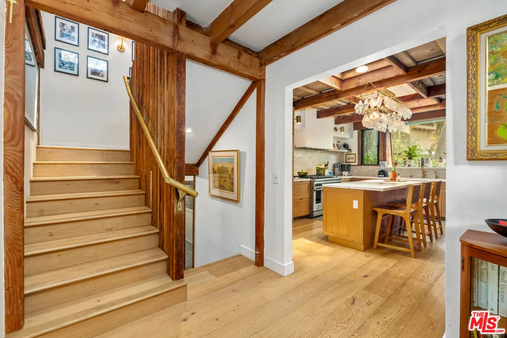 Santa Monica, California 90402, United States, 3 Bedrooms Bedrooms, ,4 BathroomsBathrooms,Residential,Active,235386