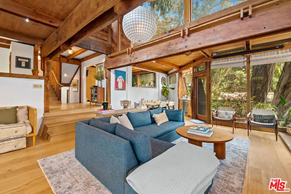 Santa Monica, California 90402, United States, 3 Bedrooms Bedrooms, ,4 BathroomsBathrooms,Residential,Active,235386