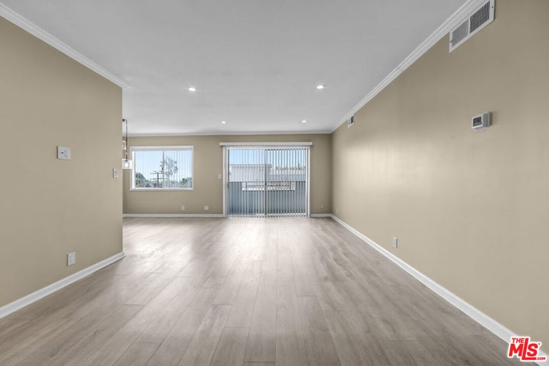 1250 N Kings Road 506