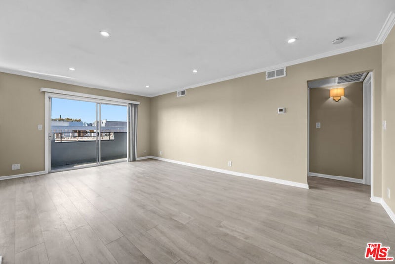 1250 N Kings Road 506