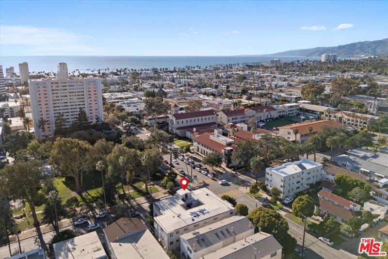 1101 Lincoln Boulevard 5