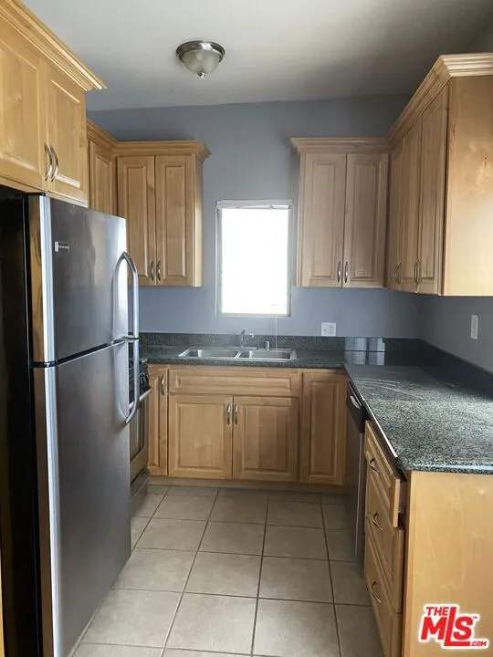 Los Angeles, California 90025, United States, 1 Bedroom Bedrooms, ,1 BathroomBathrooms,Residential,Active,226449