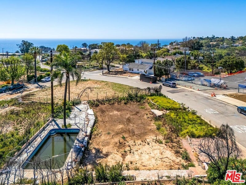 16918 Marquez Avenue