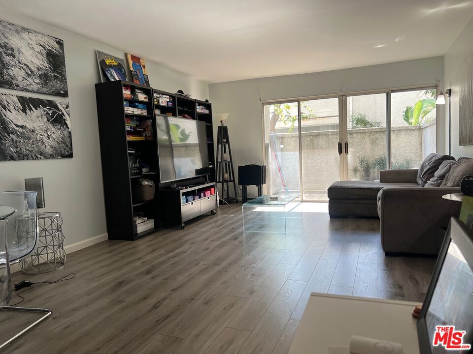 20134 Leadwell Street 133