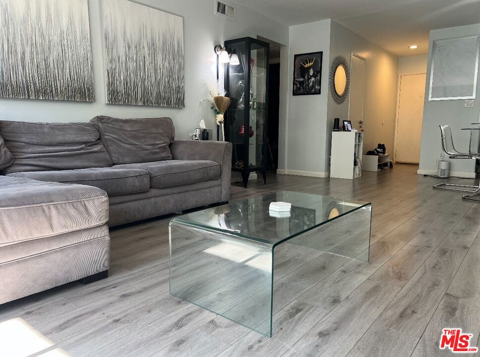 20134 Leadwell Street 133