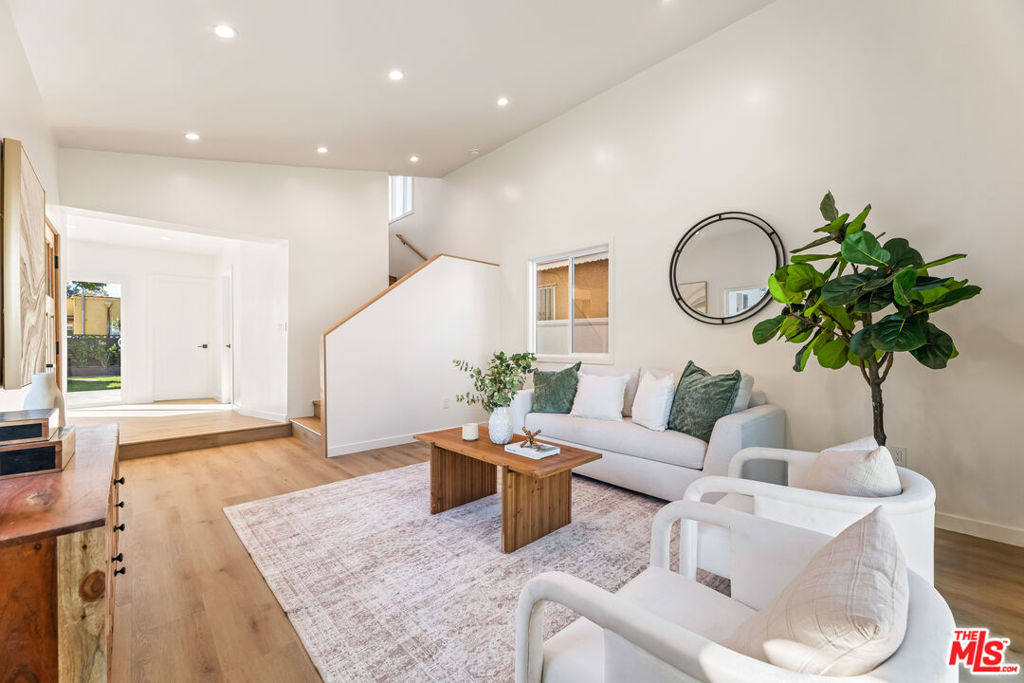 4309 Sutro Avenue