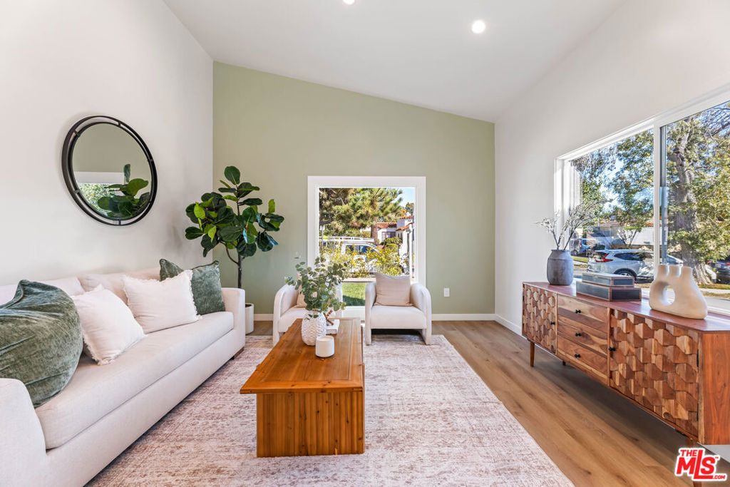 4309 Sutro Avenue