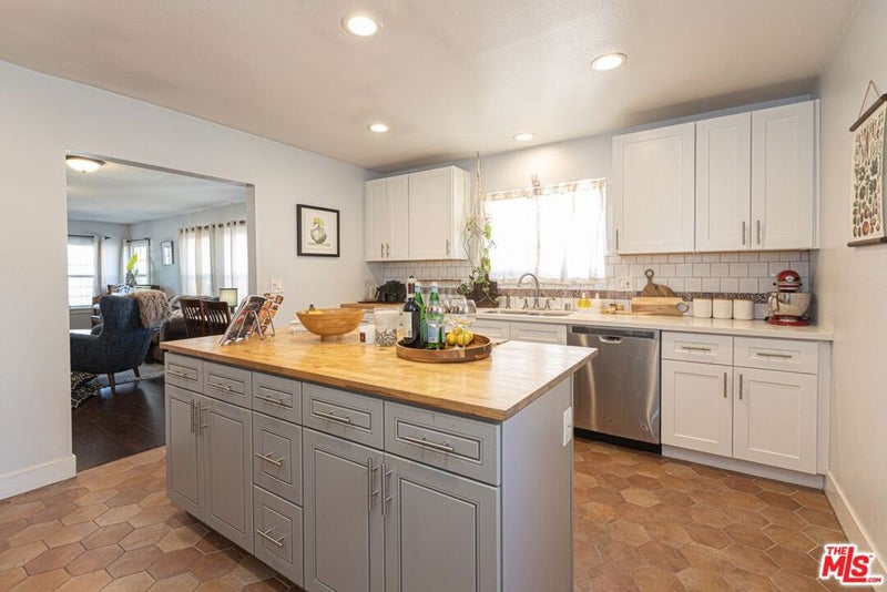 1432 W 91ST Street