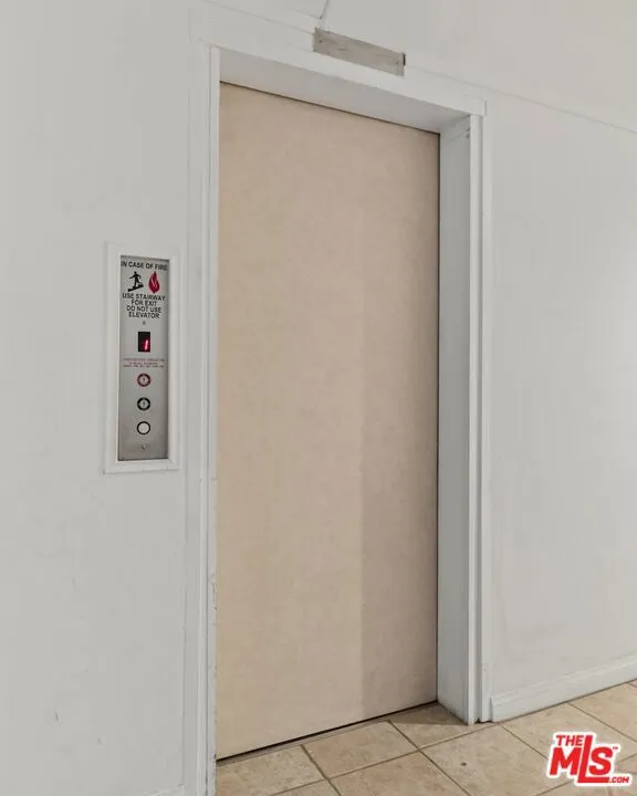 Los Angeles, California 90025, United States, 2 Bedrooms Bedrooms, ,2 BathroomsBathrooms,Residential,Active,163042