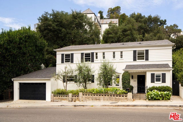 2845 N Beachwood Drive, Los Angeles