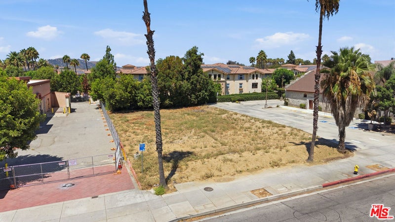 1447 S Garey Ave