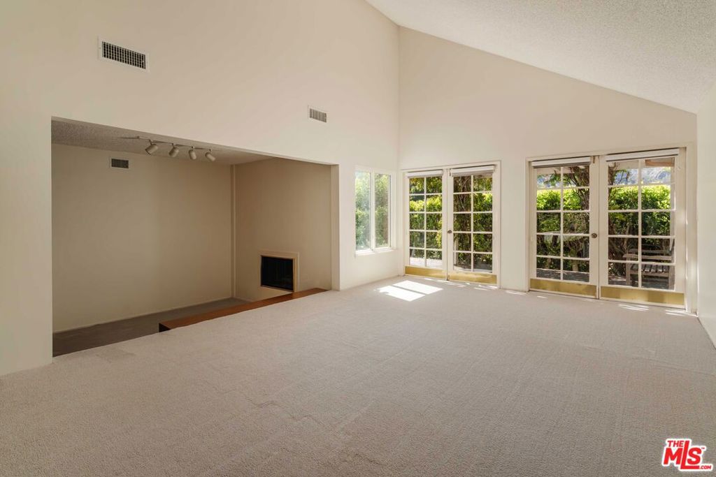 17053 Palisades Circle