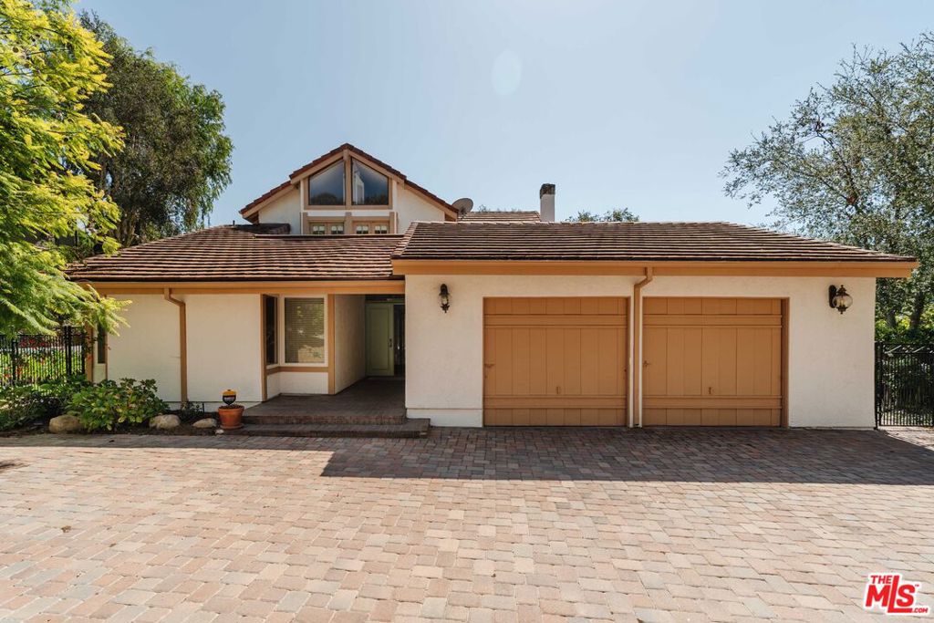 17053 Palisades Circle