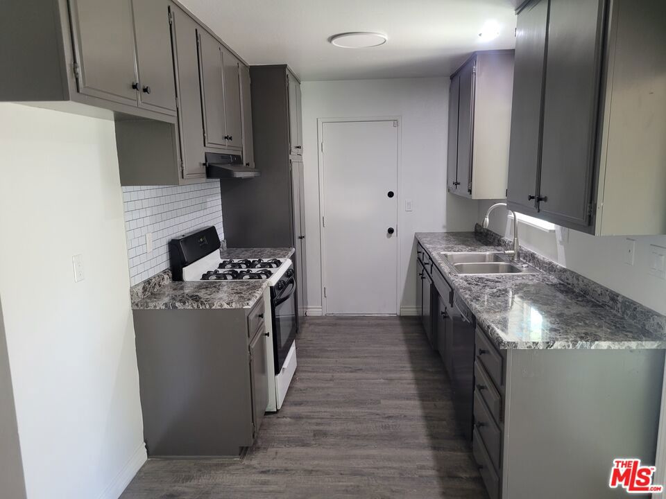 4080 Trevor Lane