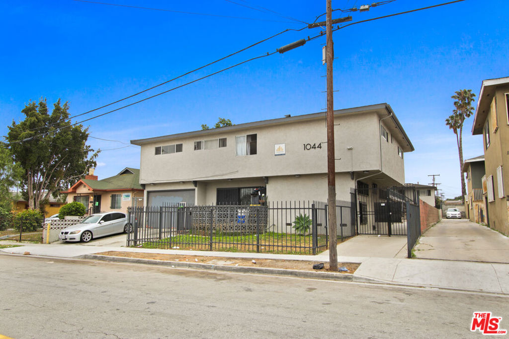 1044 W 110th Street
