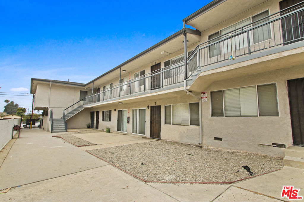1044 W 110th Street
