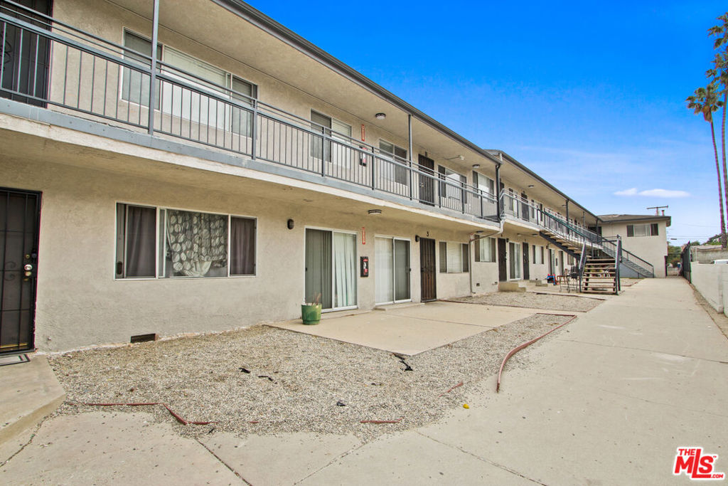 1044 W 110th Street